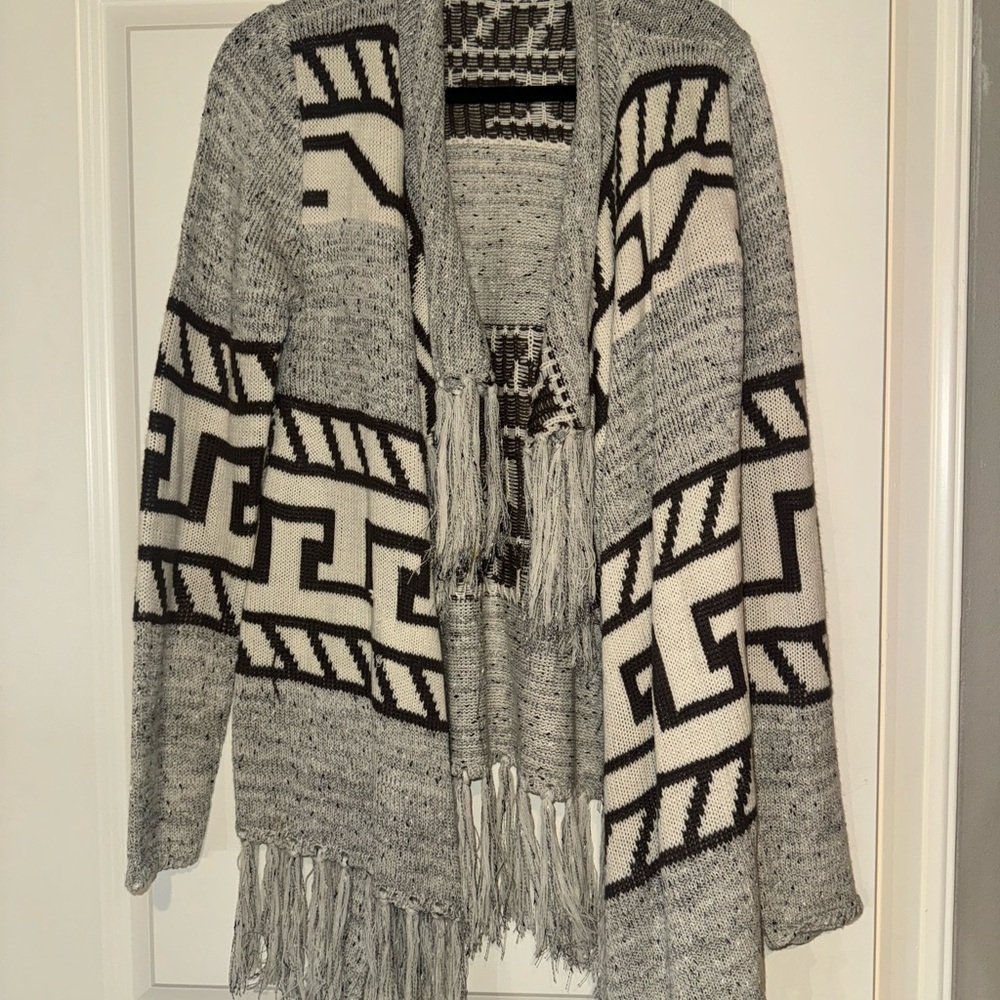 Blu Pepper Gray and Black Geometric Cardigan